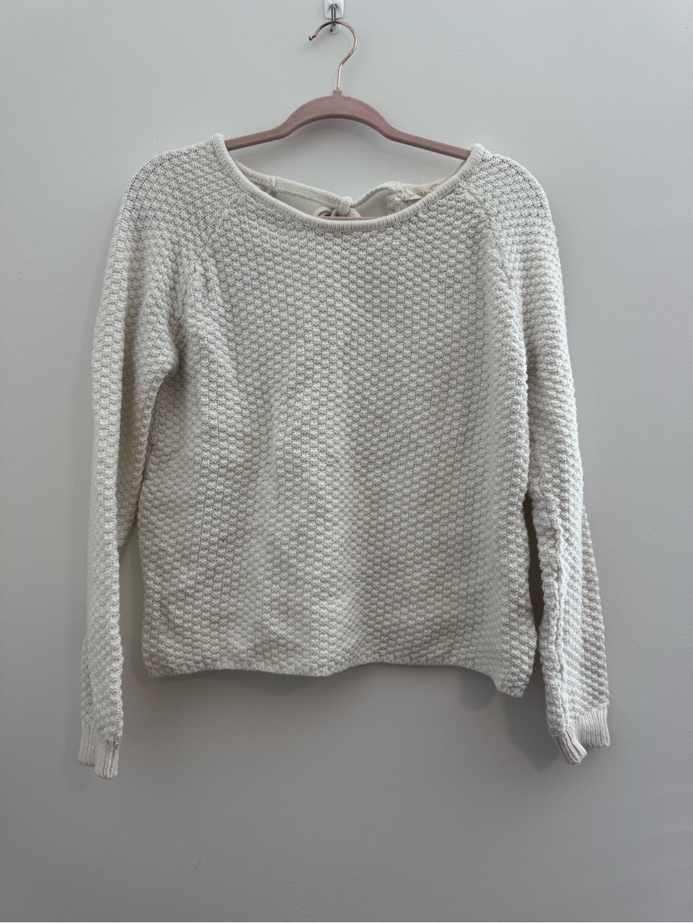 Love stitch Women’s White Open Back Bow Sweater